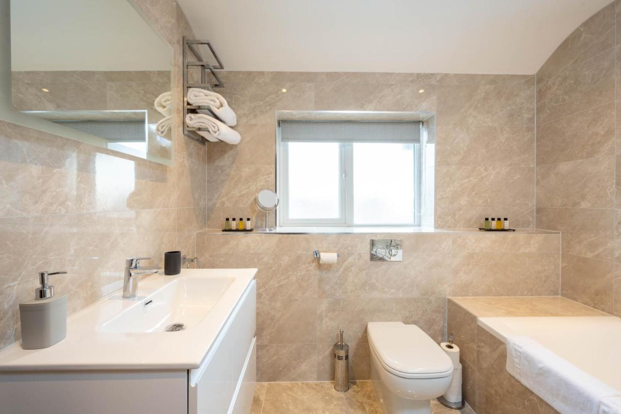 The Oaklands - Luxury Spacious 6-Bed, Near Solihull, Birmingham City, Jlr, Nec, Airport, Resorts World, Hs2 Exterior foto